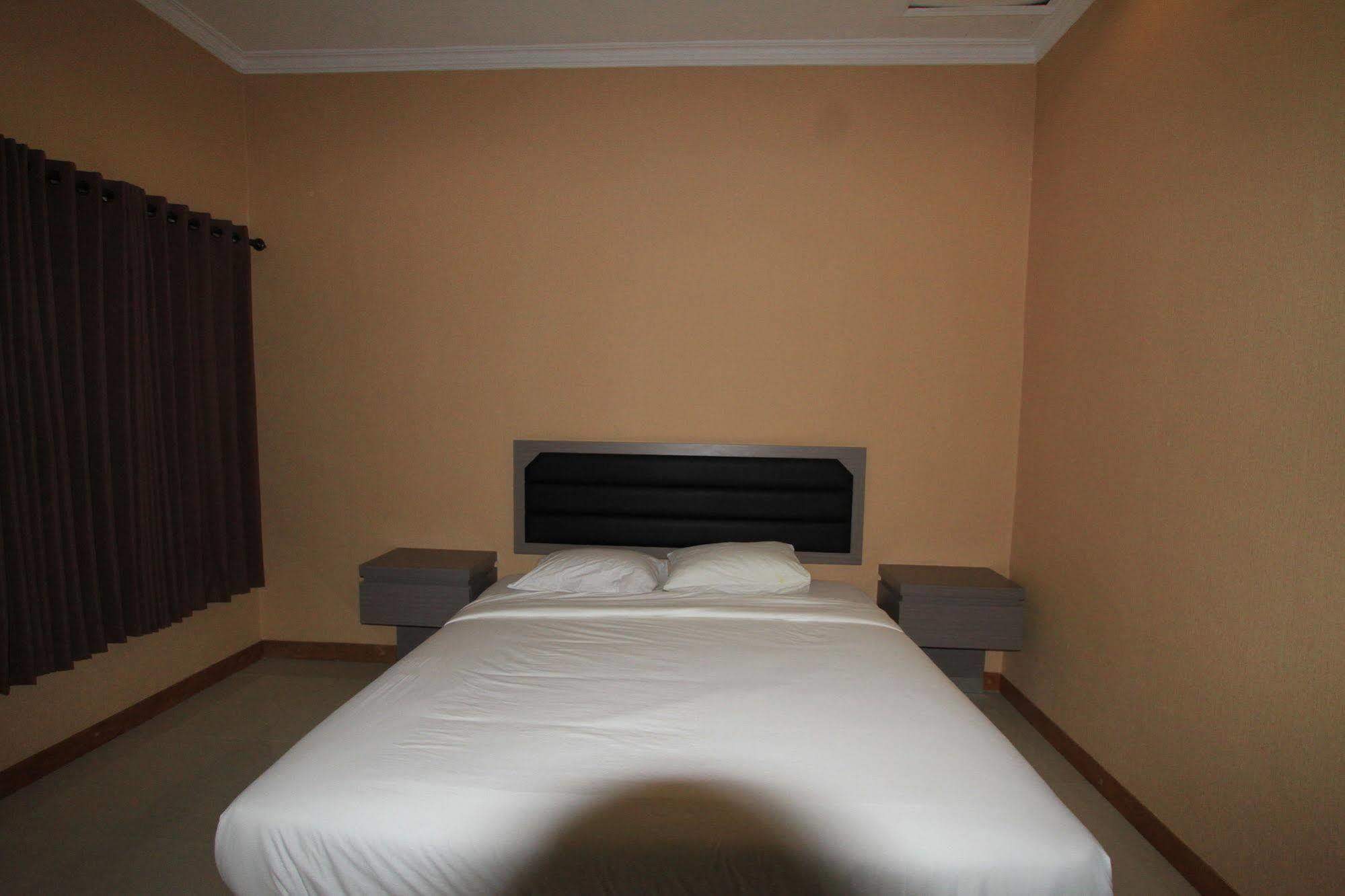 OYO 2020 Hotel Bumi Aditya Senggigi Exterior foto