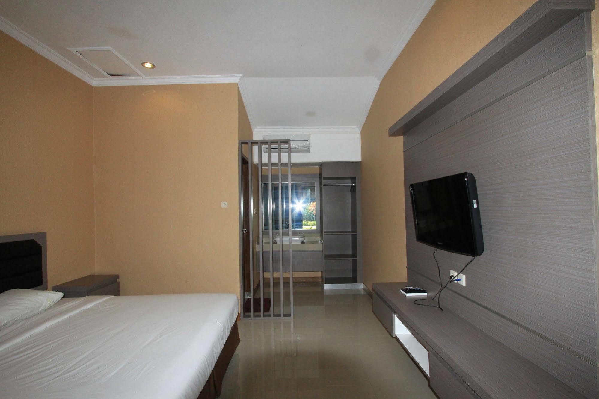 OYO 2020 Hotel Bumi Aditya Senggigi Exterior foto