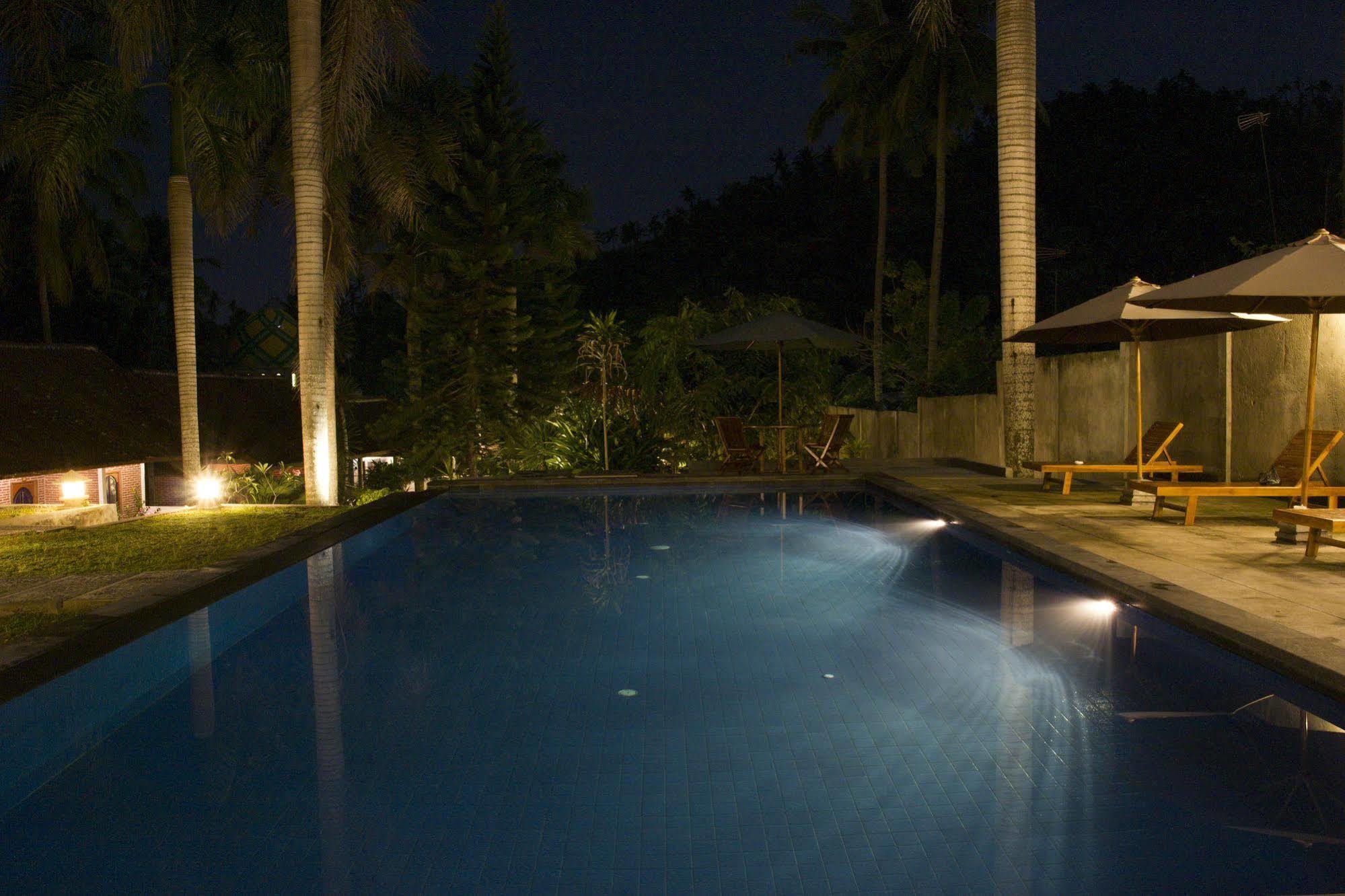 OYO 2020 Hotel Bumi Aditya Senggigi Exterior foto