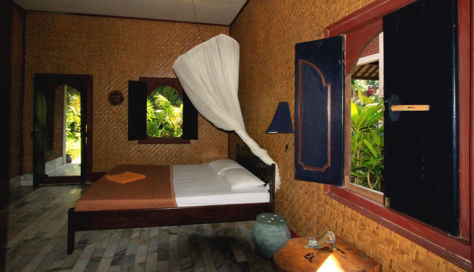 OYO 2020 Hotel Bumi Aditya Senggigi Exterior foto