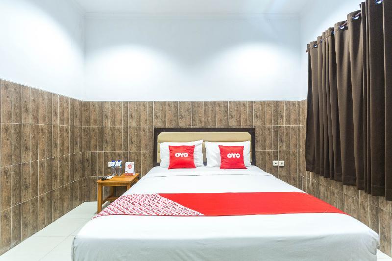 OYO 2020 Hotel Bumi Aditya Senggigi Exterior foto