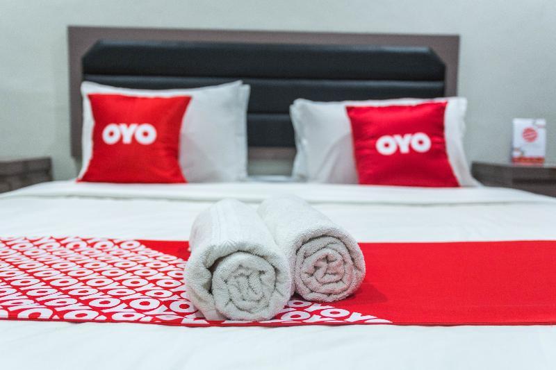 OYO 2020 Hotel Bumi Aditya Senggigi Exterior foto