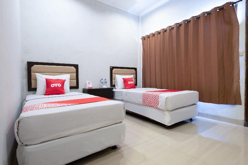 OYO 2020 Hotel Bumi Aditya Senggigi Exterior foto