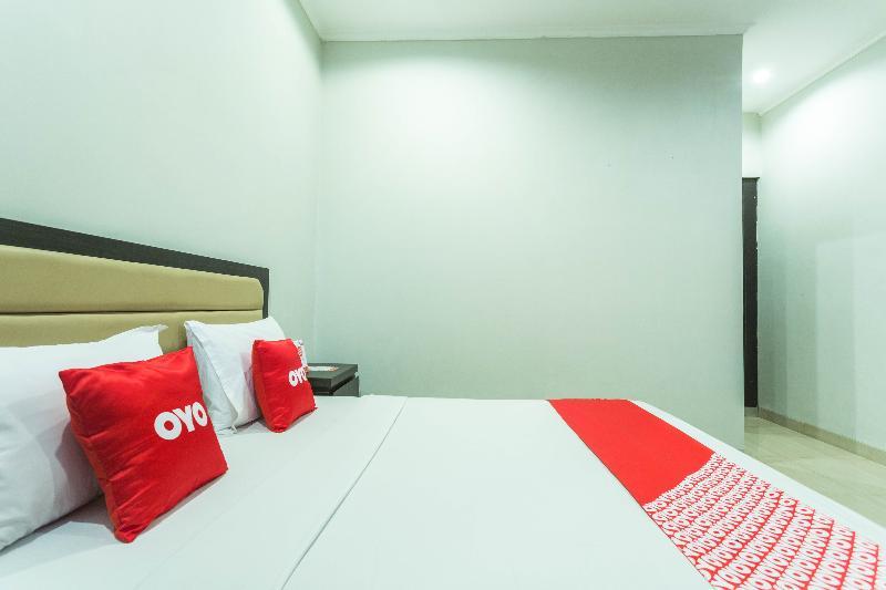 OYO 2020 Hotel Bumi Aditya Senggigi Exterior foto