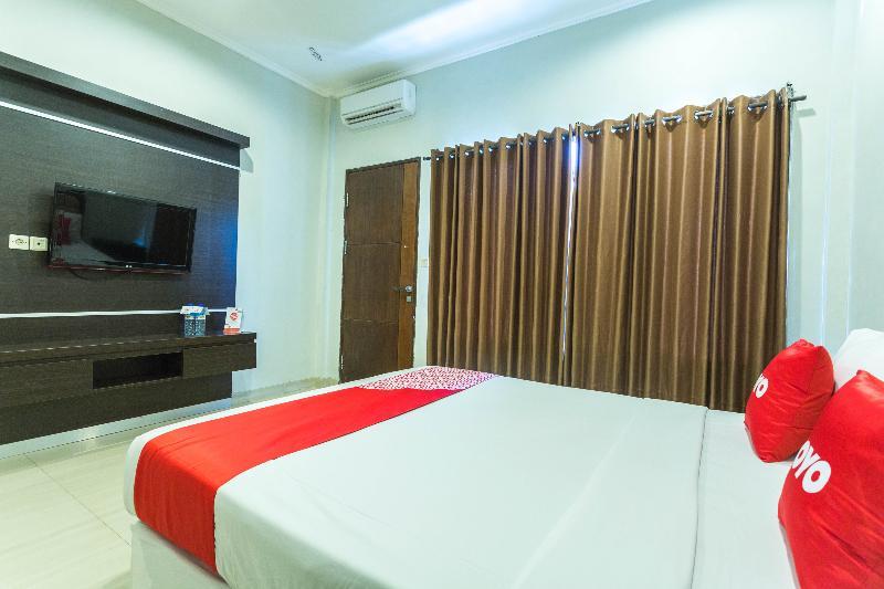 OYO 2020 Hotel Bumi Aditya Senggigi Exterior foto