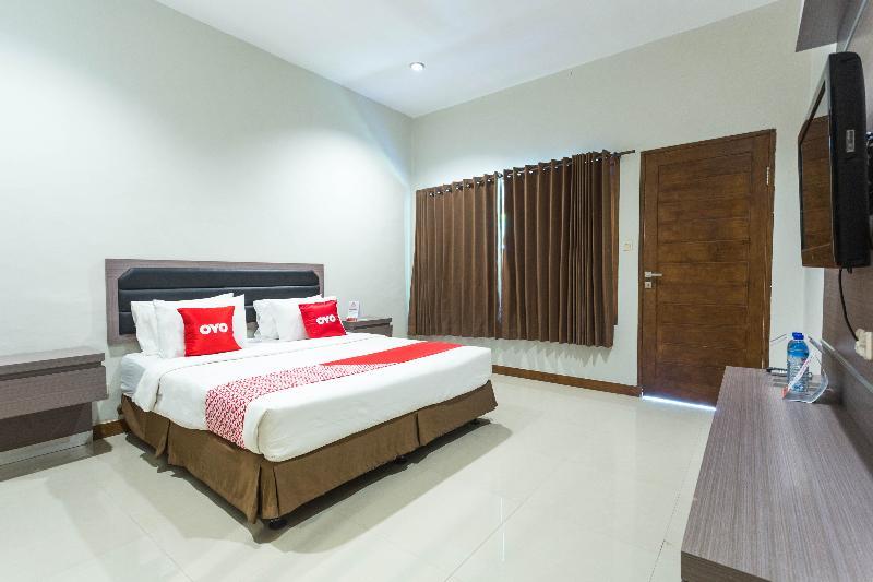 OYO 2020 Hotel Bumi Aditya Senggigi Exterior foto
