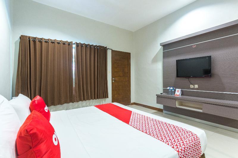 OYO 2020 Hotel Bumi Aditya Senggigi Exterior foto