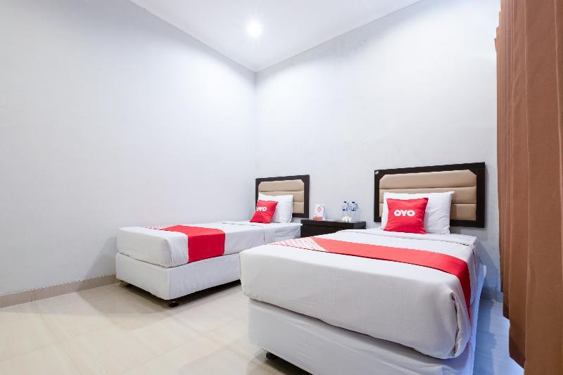 OYO 2020 Hotel Bumi Aditya Senggigi Exterior foto