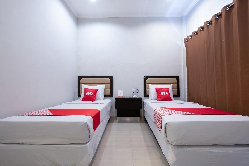 OYO 2020 Hotel Bumi Aditya Senggigi Exterior foto